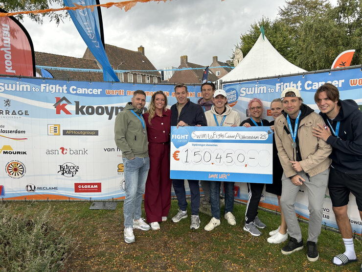 Swim_to_fight_cancer_2025_met_cheque